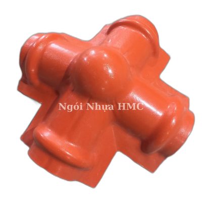 Hình 2: Ngói chạc bốn chạc dùng để ốp tại phần đỉnh mái nơi giao nhau của 4 tấm ngói nhựa pvc