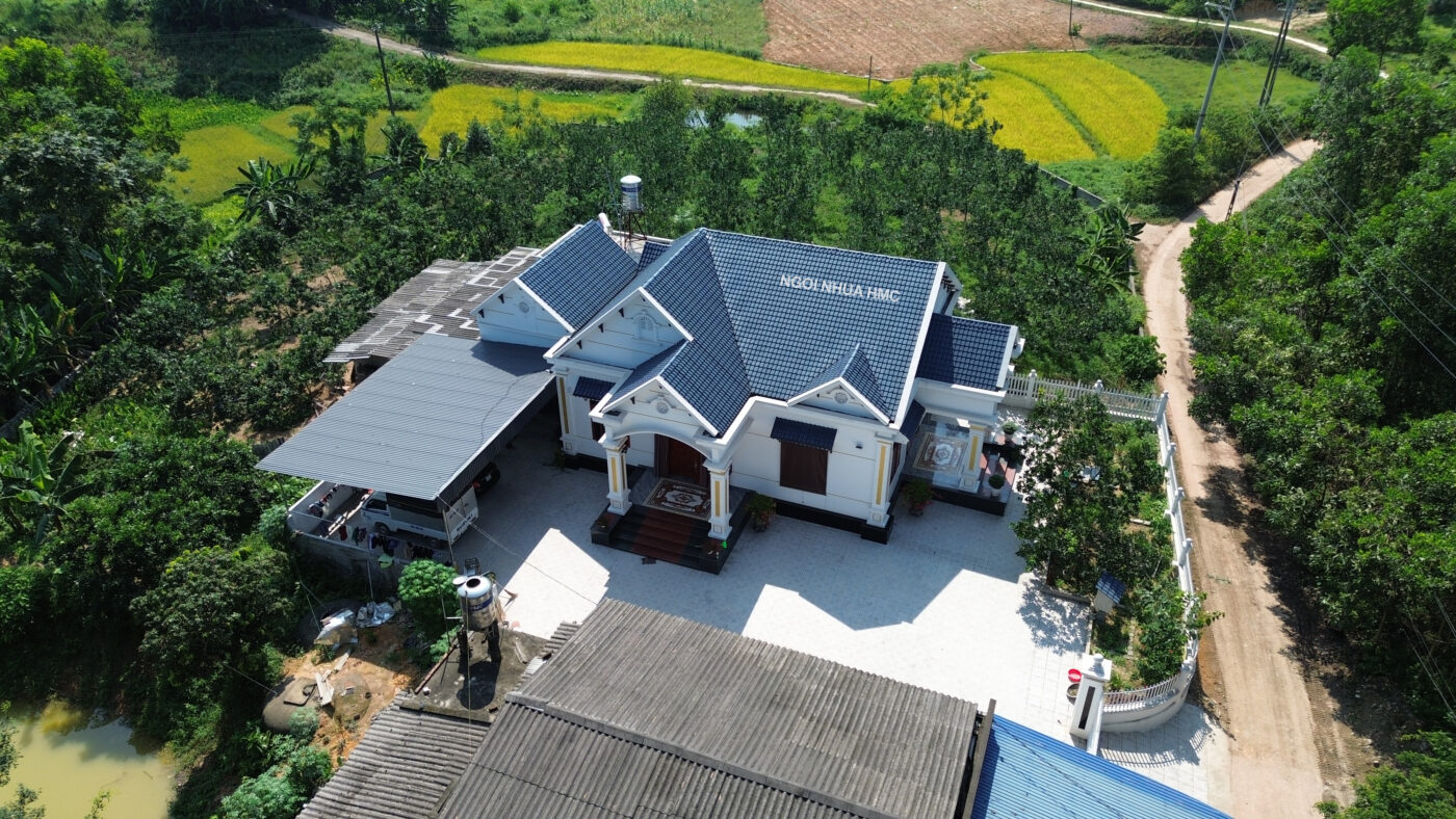 nhà sử dụng ngói nhựa HMC