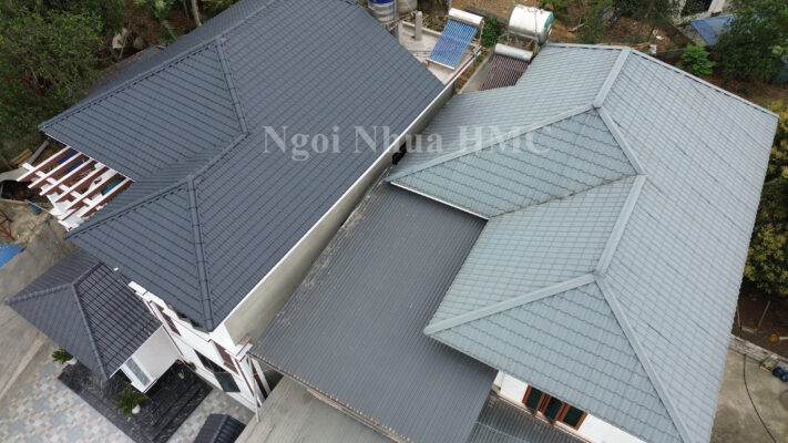 so sánh tôn sắt và ngói nhựa