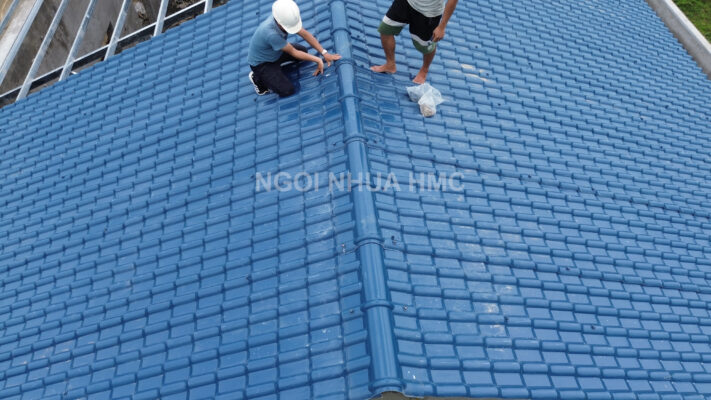 đi lại thoải mái trên mái nhà
