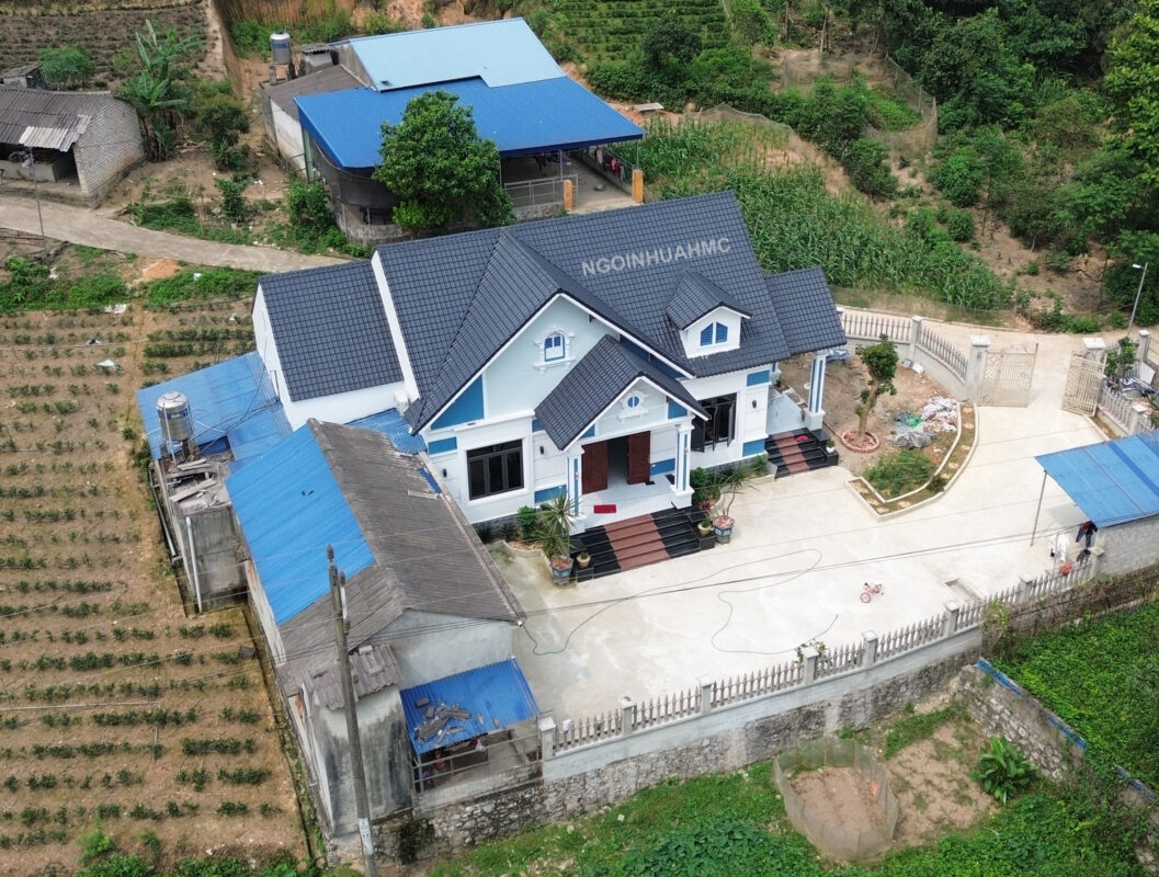 nhà sử dụng ngói nhựa HMC