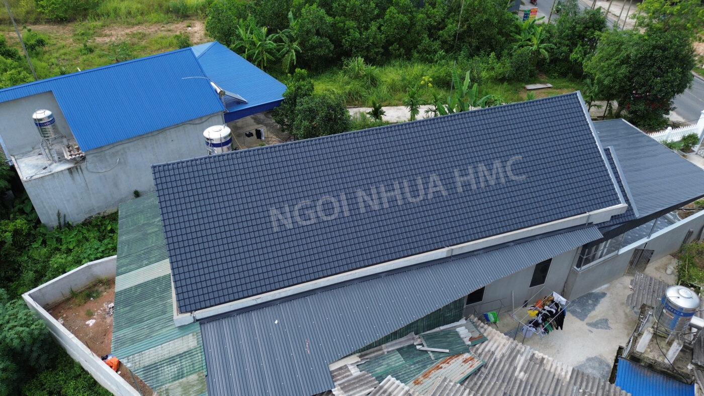 nhà sử dụng ngói nhựa HMC