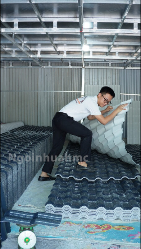 Ngói nhựa HMC