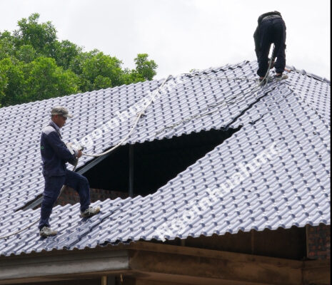 thi công ngói nhựa hmc