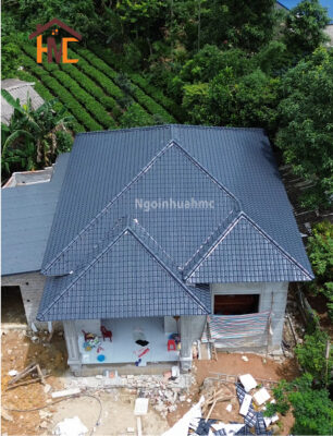thợ thi công đánh giá ngói nhựa