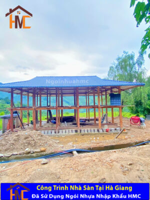 nhà sàn sử dụng ngói nhựa nhập khẩu HMC