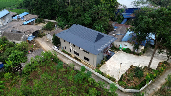 Nhà Sàn sử dụng ngói nhựa HMC